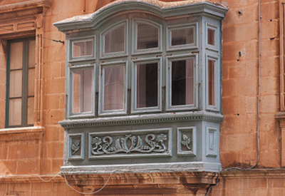 Box bay windows